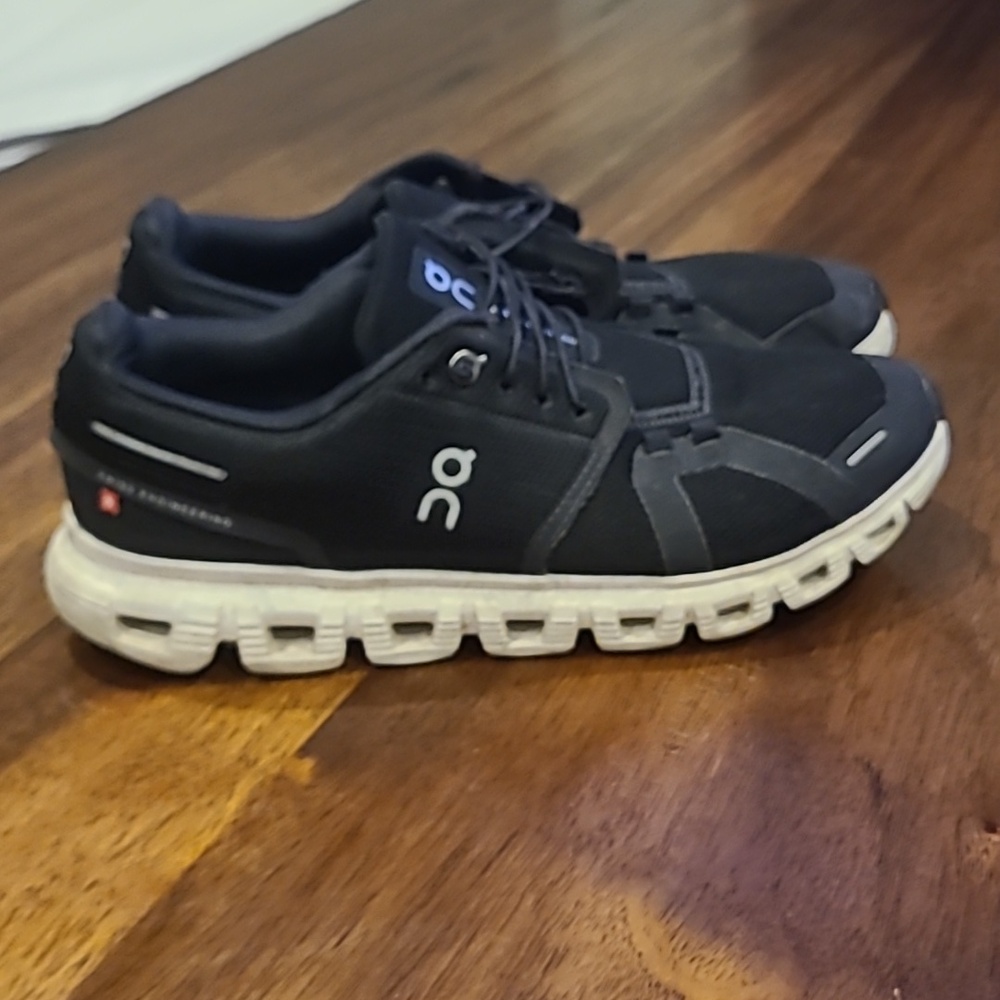 OnCloud Running Men's Black and White Sneakers Size 8 Mens